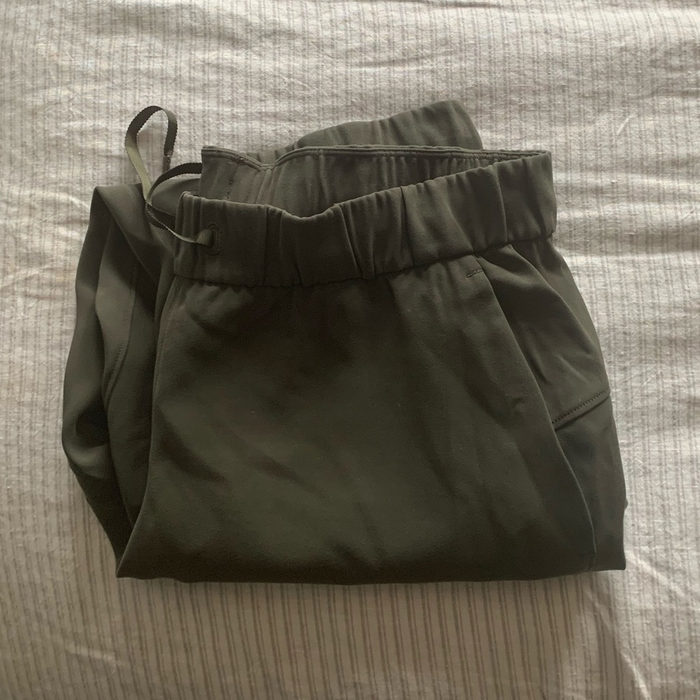 Lululemon On The Fly Jogger